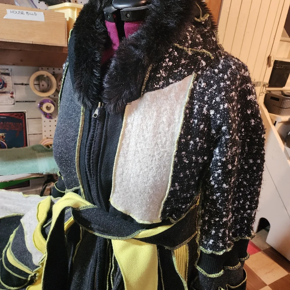 KATWISE (inspired coat) - Picture 10 of 11